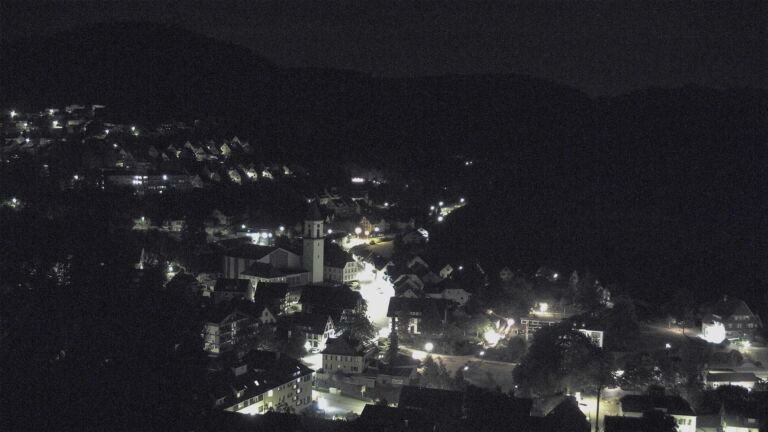 Dieses Bild zeigt eine Webcam-Aufnahme von Ottenhöfen, aufgenommen am Sonntag, den 09.08.2026 um 04:00 Uhr