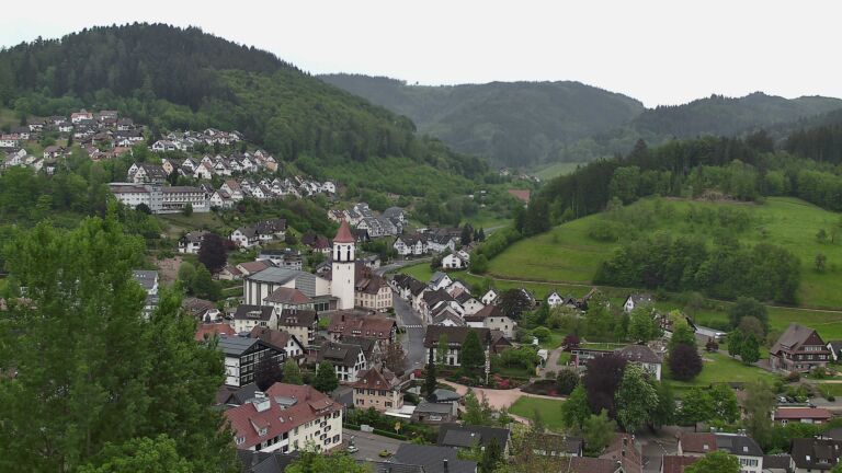 Dieses Bild zeigt eine Webcam-Aufnahme von Ottenhöfen, aufgenommen am Dienstag, den 05.05.2026 um 09:40 Uhr