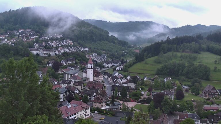 Dieses Bild zeigt eine Webcam-Aufnahme von Ottenhöfen, aufgenommen am Sonntag, den 10.05.2026 um 20:40 Uhr