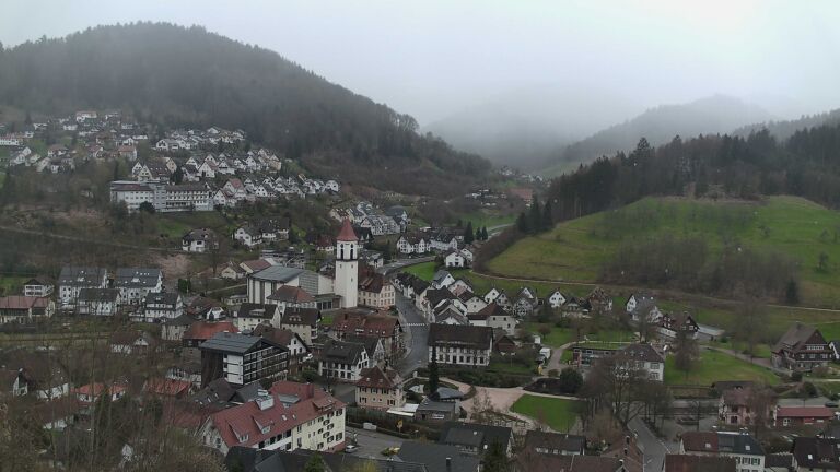 Dieses Bild zeigt eine Webcam-Aufnahme von Ottenhöfen, aufgenommen am Samstag, den 28.03.2026 um 14:20 Uhr