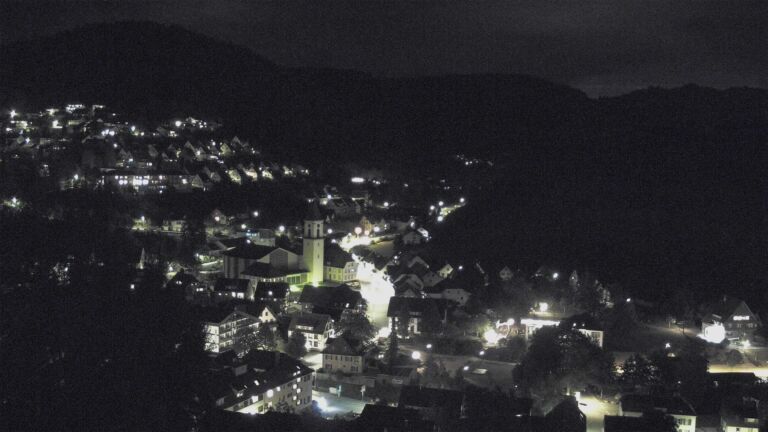 Dieses Bild zeigt eine Webcam-Aufnahme von Ottenhöfen, aufgenommen am Freitag, den 28.08.2026 um 21:30 Uhr