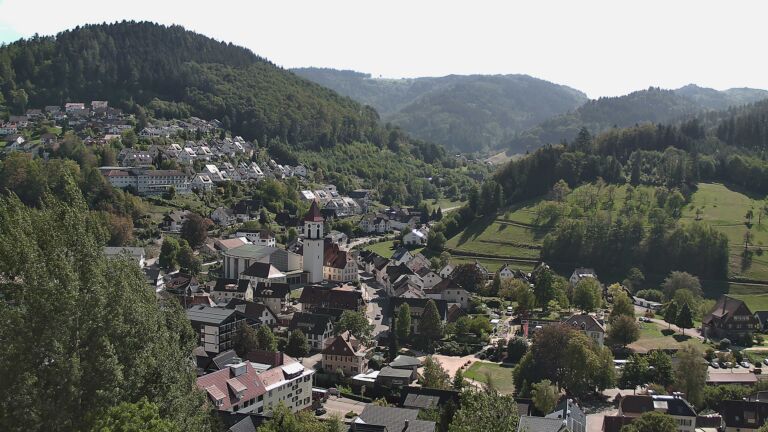 Dieses Bild zeigt eine Webcam-Aufnahme von Ottenhöfen, aufgenommen am Dienstag, den 22.09.2026 um 13:50 Uhr