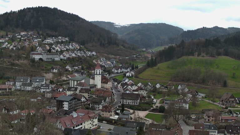 Dieses Bild zeigt eine Webcam-Aufnahme von Ottenhöfen, aufgenommen am Freitag, den 03.04.2026 um 11:10 Uhr