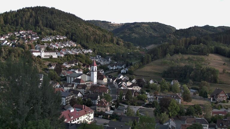 Dieses Bild zeigt eine Webcam-Aufnahme von Ottenhöfen, aufgenommen am Donnerstag, den 20.08.2026 um 19:20 Uhr