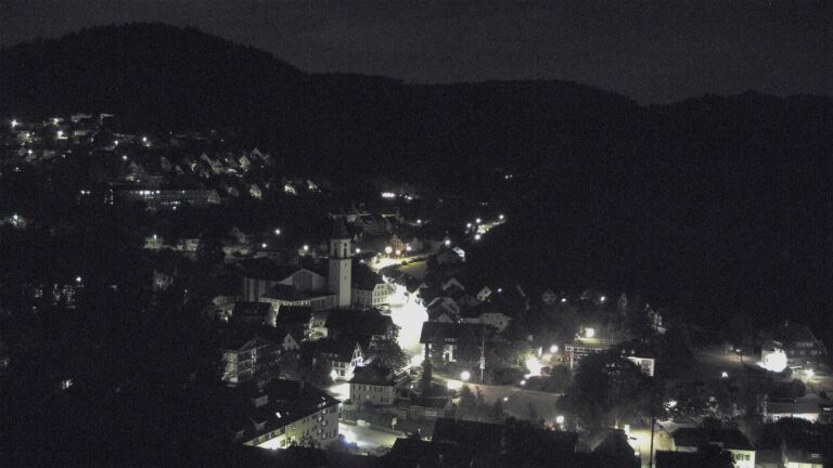 Dieses Bild zeigt eine Webcam-Aufnahme von Ottenhöfen, aufgenommen am Montag, den 06.07.2026 um 01:00 Uhr
