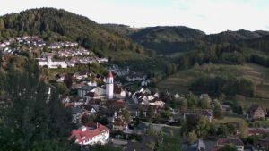 Dieses Bild zeigt eine Webcam-Aufnahme von Ottenhöfen, aufgenommen am Sonntag, den 30.08.2026 um 19:10 Uhr