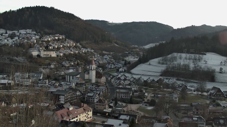 Dieses Bild zeigt eine Webcam-Aufnahme von Ottenhöfen, aufgenommen am Donnerstag, den 01.01.2026 um 15:20 Uhr