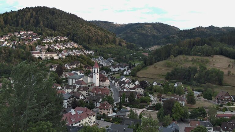 Dieses Bild zeigt eine Webcam-Aufnahme von Ottenhöfen, aufgenommen am Montag, den 24.08.2026 um 19:40 Uhr