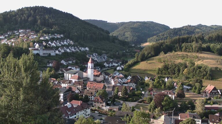 Dieses Bild zeigt eine Webcam-Aufnahme von Ottenhöfen, aufgenommen am Montag, den 20.07.2026 um 07:10 Uhr