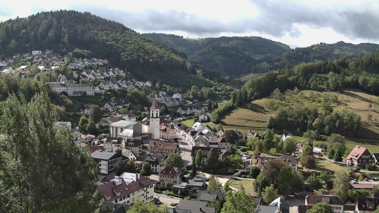 Dieses Bild zeigt eine Webcam-Aufnahme von Ottenhöfen, aufgenommen am Montag, den 31.08.2026 um 10:20 Uhr