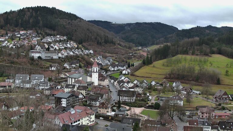 Dieses Bild zeigt eine Webcam-Aufnahme von Ottenhöfen, aufgenommen am Sonntag, den 22.02.2026 um 13:20 Uhr