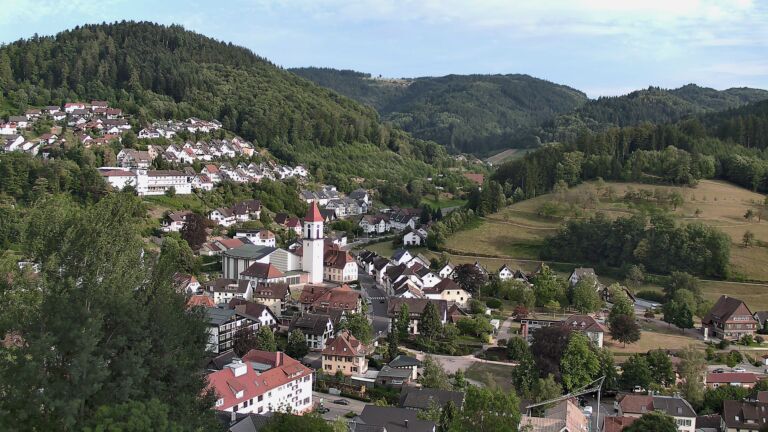 Dieses Bild zeigt eine Webcam-Aufnahme von Ottenhöfen, aufgenommen am Mittwoch, den 22.07.2026 um 19:20 Uhr