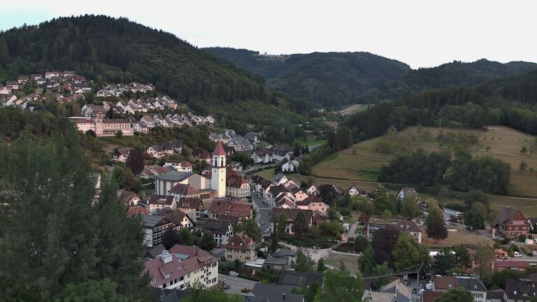 Dieses Bild zeigt eine Webcam-Aufnahme von Ottenhöfen, aufgenommen am Samstag, den 25.07.2026 um 20:10 Uhr