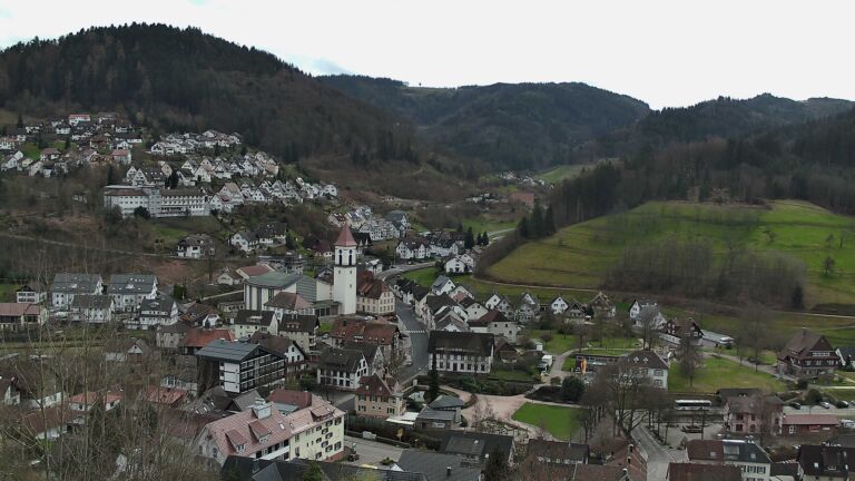 Dieses Bild zeigt eine Webcam-Aufnahme von Ottenhöfen, aufgenommen am Mittwoch, den 11.03.2026 um 13:30 Uhr