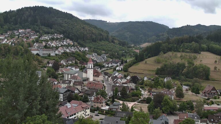 Dieses Bild zeigt eine Webcam-Aufnahme von Ottenhöfen, aufgenommen am Dienstag, den 25.08.2026 um 15:10 Uhr