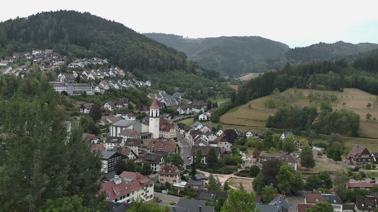 Dieses Bild zeigt eine Webcam-Aufnahme von Ottenhöfen, aufgenommen am Dienstag, den 25.08.2026 um 09:10 Uhr
