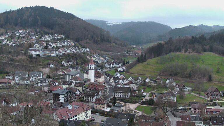 Dieses Bild zeigt eine Webcam-Aufnahme von Ottenhöfen, aufgenommen am Freitag, den 03.04.2026 um 07:00 Uhr