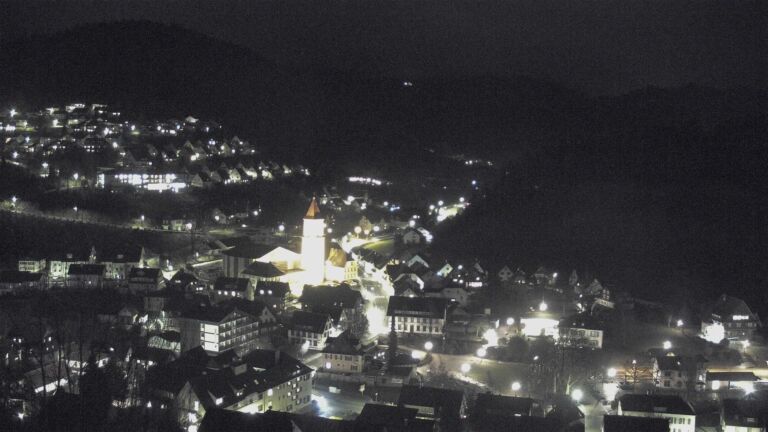 Dieses Bild zeigt eine Webcam-Aufnahme von Ottenhöfen, aufgenommen am Montag, den 26.01.2026 um 19:10 Uhr