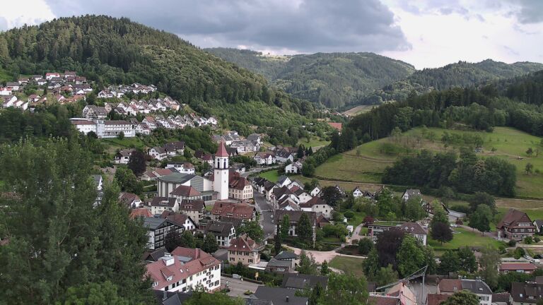 Dieses Bild zeigt eine Webcam-Aufnahme von Ottenhöfen, aufgenommen am Dienstag, den 30.06.2026 um 18:40 Uhr