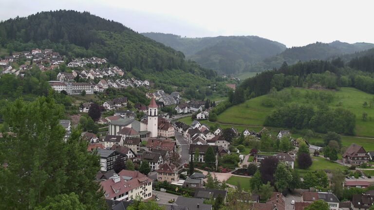 Dieses Bild zeigt eine Webcam-Aufnahme von Ottenhöfen, aufgenommen am Donnerstag, den 07.05.2026 um 16:50 Uhr