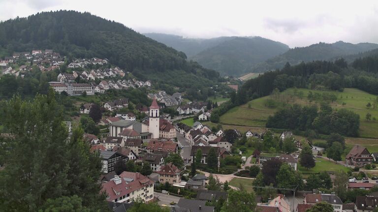Dieses Bild zeigt eine Webcam-Aufnahme von Ottenhöfen, aufgenommen am Mittwoch, den 01.07.2026 um 10:30 Uhr