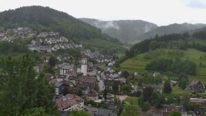 Dieses Bild zeigt eine Webcam-Aufnahme von Ottenhöfen, aufgenommen am Montag, den 18.05.2026 um 16:10 Uhr