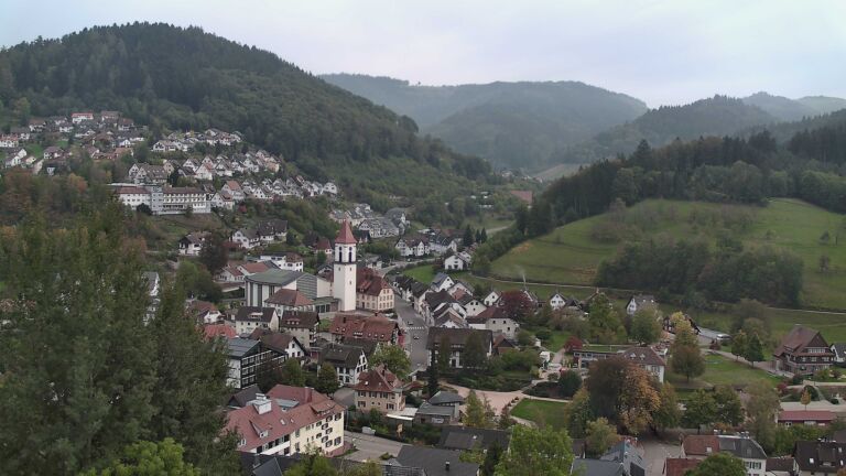 Dieses Bild zeigt eine Webcam-Aufnahme von Ottenhöfen, aufgenommen am Dienstag, den 20.10.2026 um 18:00 Uhr