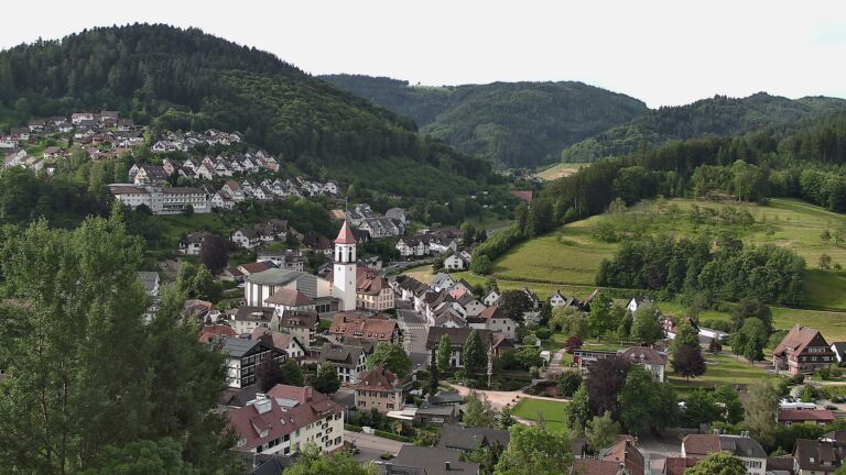 Dieses Bild zeigt eine Webcam-Aufnahme von Ottenhöfen, aufgenommen am Dienstag, den 02.06.2026 um 08:20 Uhr
