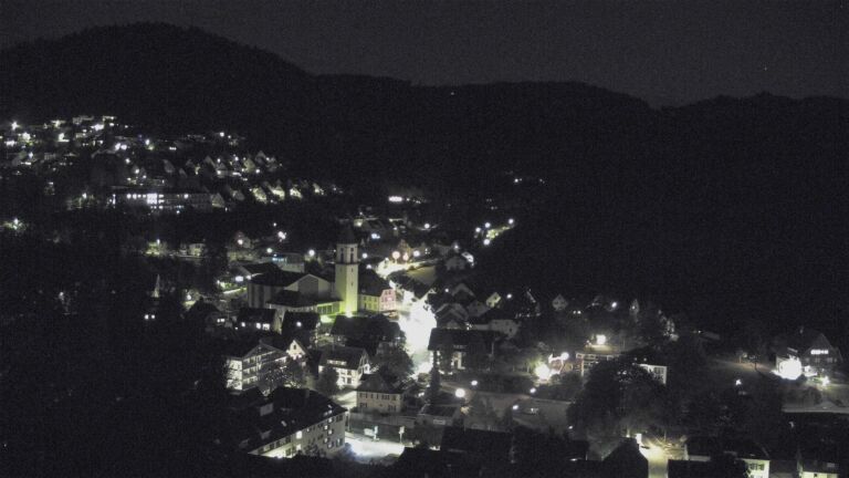 Dieses Bild zeigt eine Webcam-Aufnahme von Ottenhöfen, aufgenommen am Montag, den 31.08.2026 um 21:30 Uhr