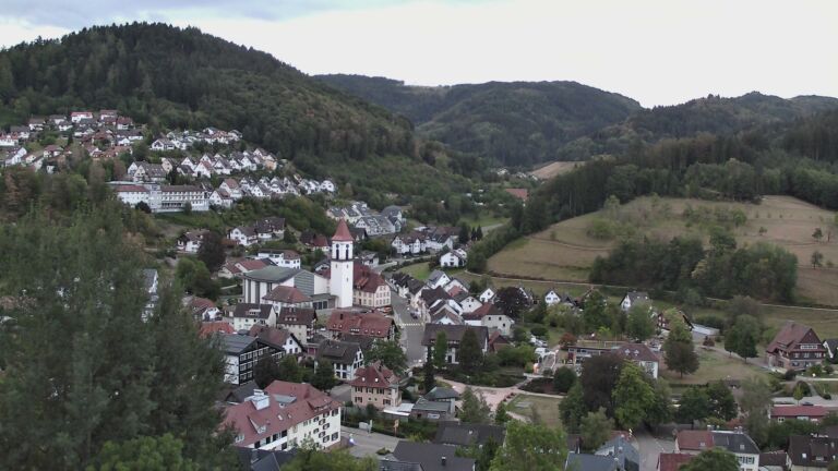 Dieses Bild zeigt eine Webcam-Aufnahme von Ottenhöfen, aufgenommen am Sonntag, den 30.08.2026 um 06:30 Uhr