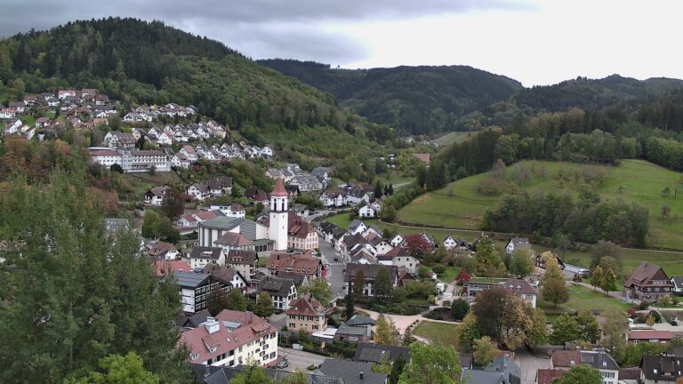 Dieses Bild zeigt eine Webcam-Aufnahme von Ottenhöfen, aufgenommen am Samstag, den 24.10.2026 um 09:10 Uhr