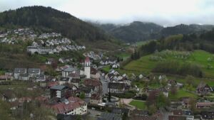 Dieses Bild zeigt eine Webcam-Aufnahme von Ottenhöfen, aufgenommen am Sonntag, den 12.04.2026 um 12:10 Uhr