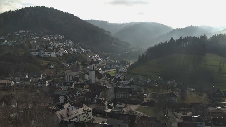 Dieses Bild zeigt eine Webcam-Aufnahme von Ottenhöfen, aufgenommen am Samstag, den 31.01.2026 um 13:20 Uhr