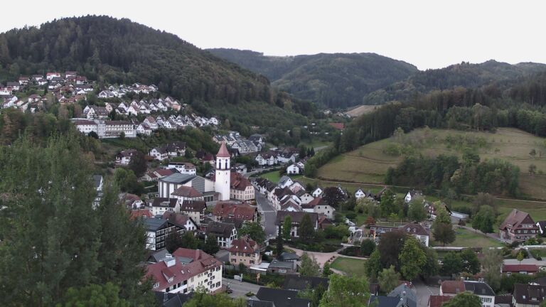 Dieses Bild zeigt eine Webcam-Aufnahme von Ottenhöfen, aufgenommen am Sonntag, den 06.09.2026 um 06:50 Uhr