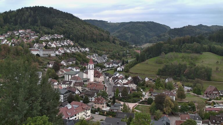 Dieses Bild zeigt eine Webcam-Aufnahme von Ottenhöfen, aufgenommen am Mittwoch, den 07.10.2026 um 18:10 Uhr