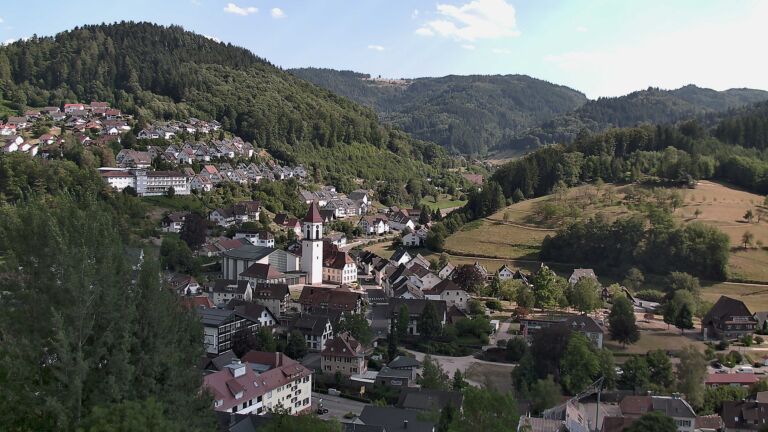 Dieses Bild zeigt eine Webcam-Aufnahme von Ottenhöfen, aufgenommen am Mittwoch, den 29.07.2026 um 16:50 Uhr