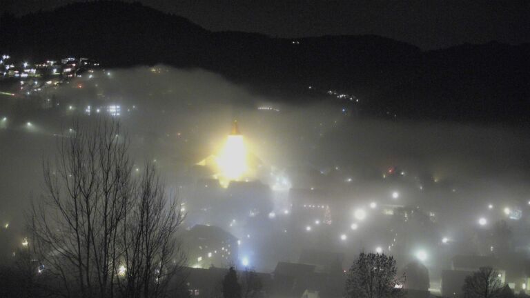 Dieses Bild zeigt eine Webcam-Aufnahme von Ottenhöfen, aufgenommen am Dienstag, den 16.12.2025 um 20:10 Uhr