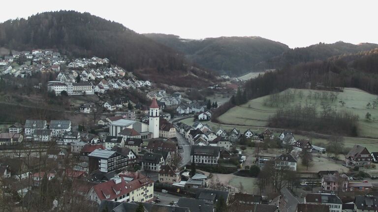 Dieses Bild zeigt eine Webcam-Aufnahme von Ottenhöfen, aufgenommen am Dienstag, den 27.01.2026 um 08:40 Uhr