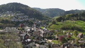 Dieses Bild zeigt eine Webcam-Aufnahme von Ottenhöfen, aufgenommen am Samstag, den 18.04.2026 um 10:20 Uhr