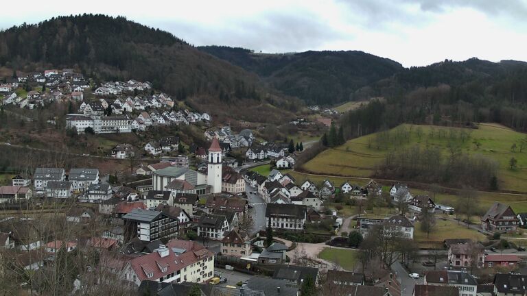 Dieses Bild zeigt eine Webcam-Aufnahme von Ottenhöfen, aufgenommen am Dienstag, den 10.02.2026 um 15:30 Uhr