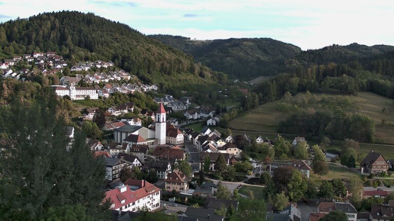 Dieses Bild zeigt eine Webcam-Aufnahme von Ottenhöfen, aufgenommen am Dienstag, den 01.09.2026 um 19:10 Uhr
