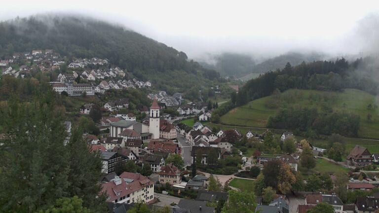 Dieses Bild zeigt eine Webcam-Aufnahme von Ottenhöfen, aufgenommen am Sonntag, den 18.10.2026 um 15:50 Uhr