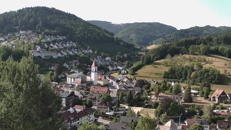 Dieses Bild zeigt eine Webcam-Aufnahme von Ottenhöfen, aufgenommen am Donnerstag, den 23.07.2026 um 09:00 Uhr