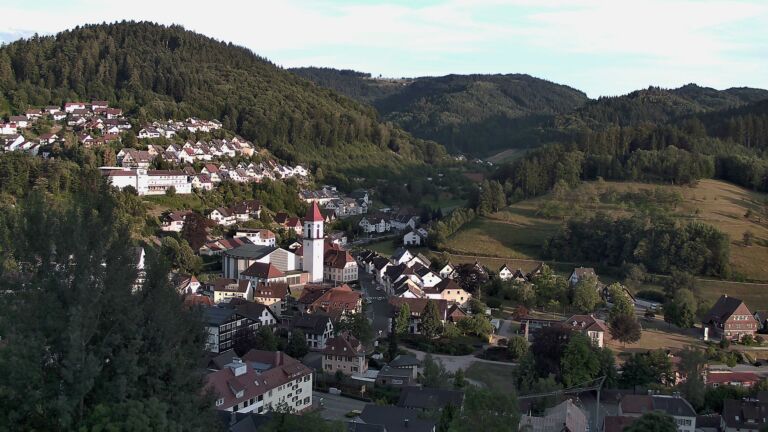 Dieses Bild zeigt eine Webcam-Aufnahme von Ottenhöfen, aufgenommen am Sonntag, den 19.07.2026 um 20:20 Uhr