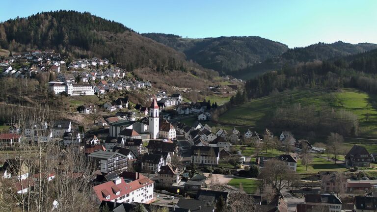 Dieses Bild zeigt eine Webcam-Aufnahme von Ottenhöfen, aufgenommen am Donnerstag, den 12.03.2026 um 16:20 Uhr