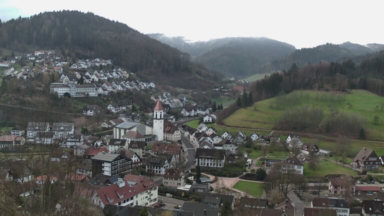 Dieses Bild zeigt eine Webcam-Aufnahme von Ottenhöfen, aufgenommen am Mittwoch, den 01.04.2026 um 08:10 Uhr