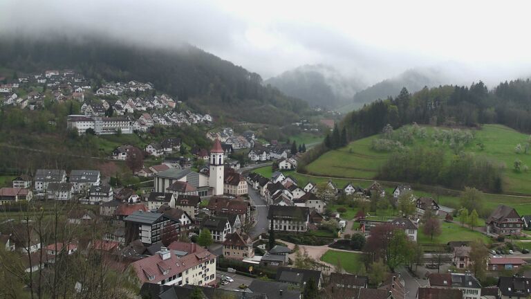 Dieses Bild zeigt eine Webcam-Aufnahme von Ottenhöfen, aufgenommen am Dienstag, den 14.04.2026 um 08:30 Uhr