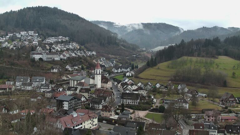 Dieses Bild zeigt eine Webcam-Aufnahme von Ottenhöfen, aufgenommen am Sonntag, den 15.02.2026 um 09:50 Uhr