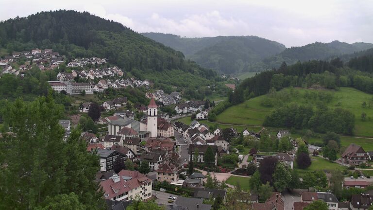Dieses Bild zeigt eine Webcam-Aufnahme von Ottenhöfen, aufgenommen am Donnerstag, den 07.05.2026 um 16:30 Uhr