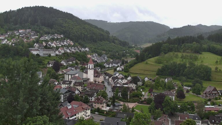 Dieses Bild zeigt eine Webcam-Aufnahme von Ottenhöfen, aufgenommen am Donnerstag, den 04.06.2026 um 16:20 Uhr